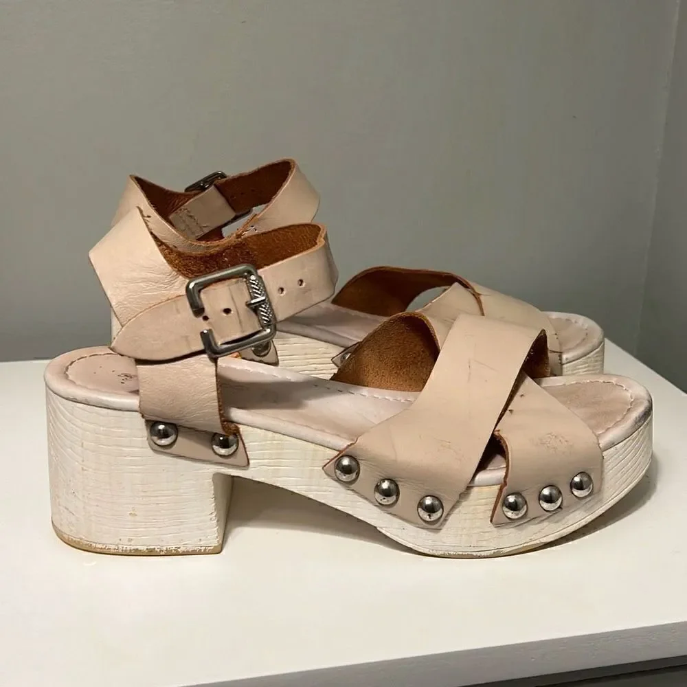 Sandro Rosi Women's Beige Studded Platform Heels Crossover  Sandals Size 39